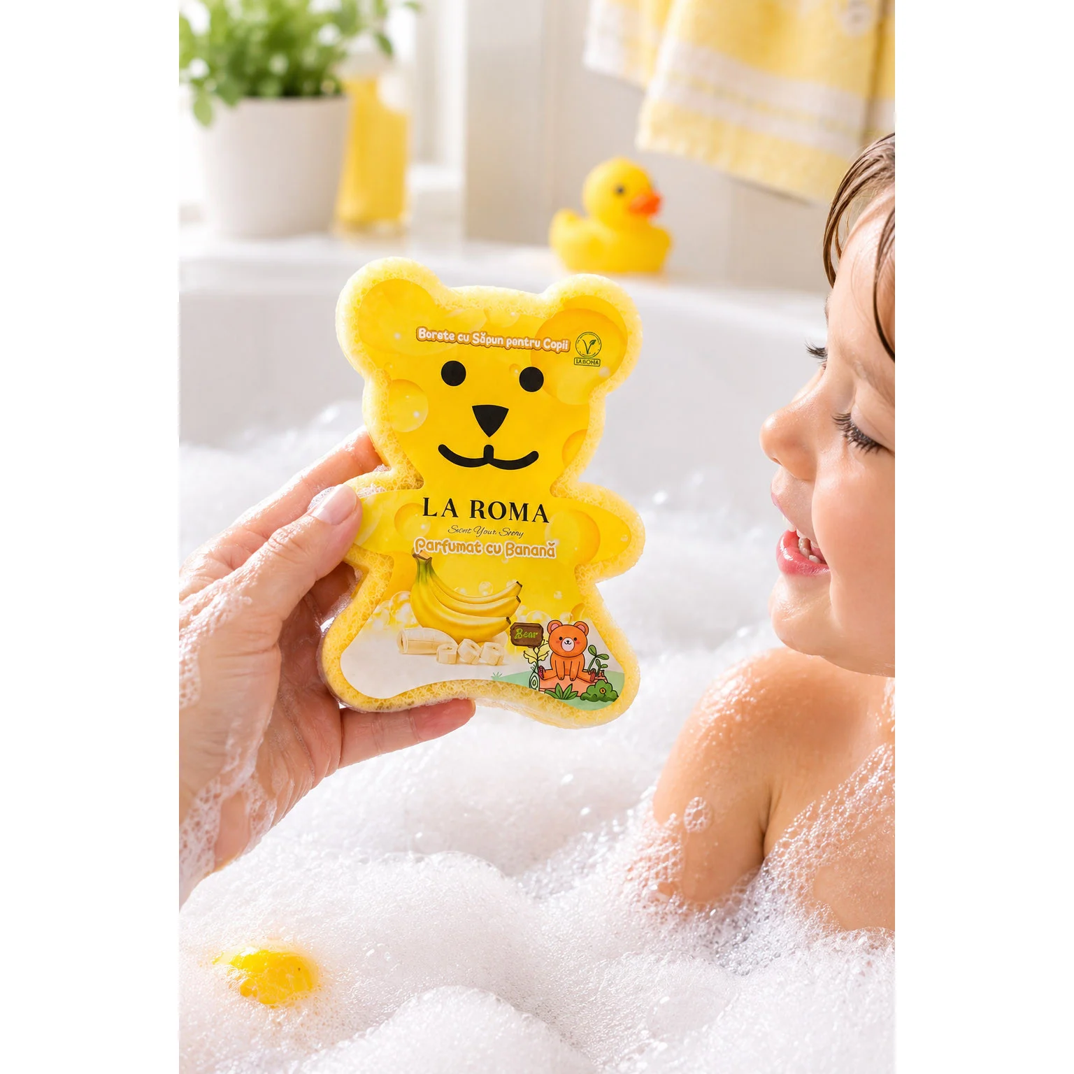 Burete de baie pentru copii La Roma Banane Sponge, forma ursulet, aroma reconfortanta si dulce potrivita pentru cei mici, cu sapun vegan integrat, 150g, 9-12 cm, galben aprins – imagine 2