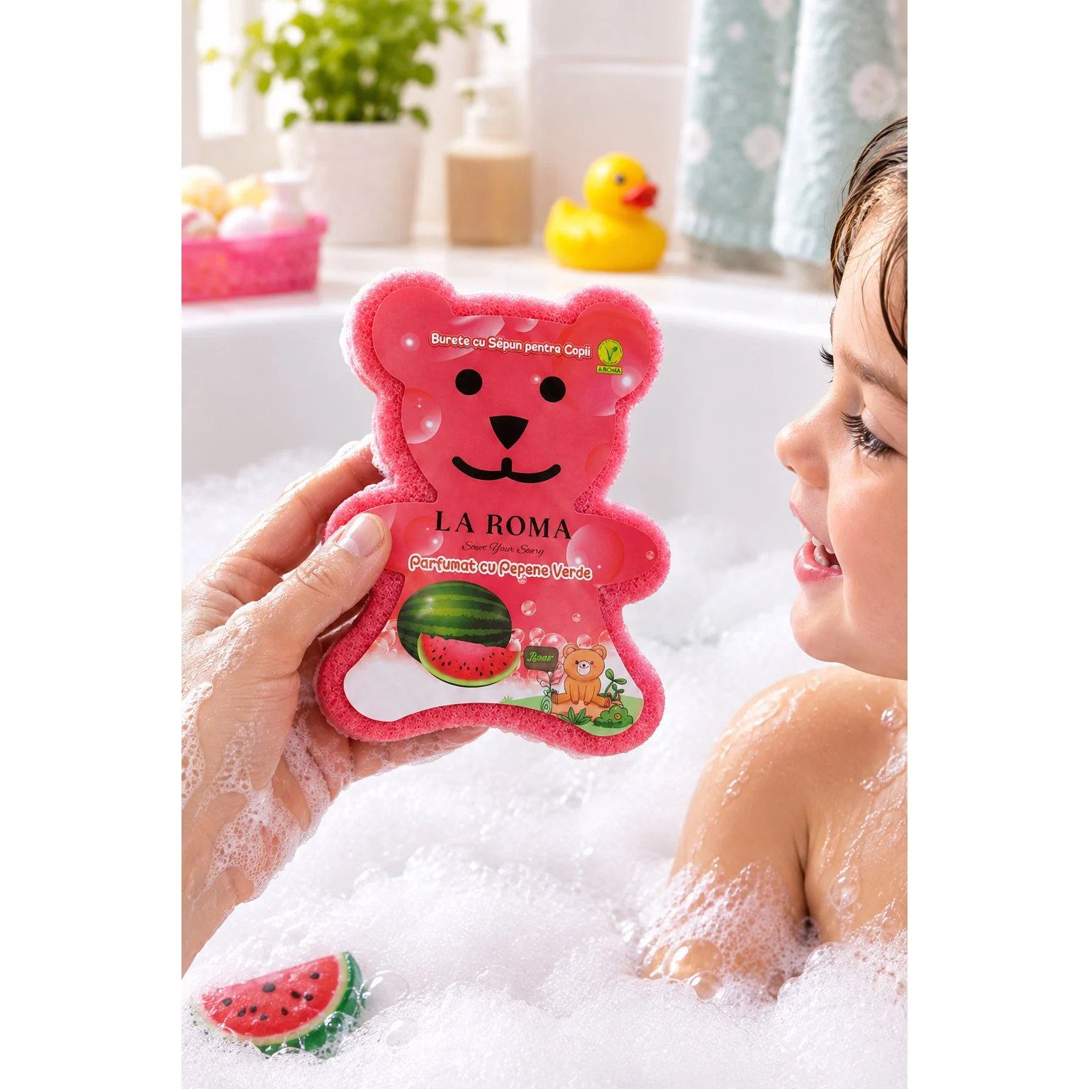 Burete de baie pentru copii La Roma Pepene Sponge, forma ursulet, cu sapun vegan integrat, senzatie de prospetine si buna dispozitie, 150g, 9-12 cm, rosu aprins – imagine 2