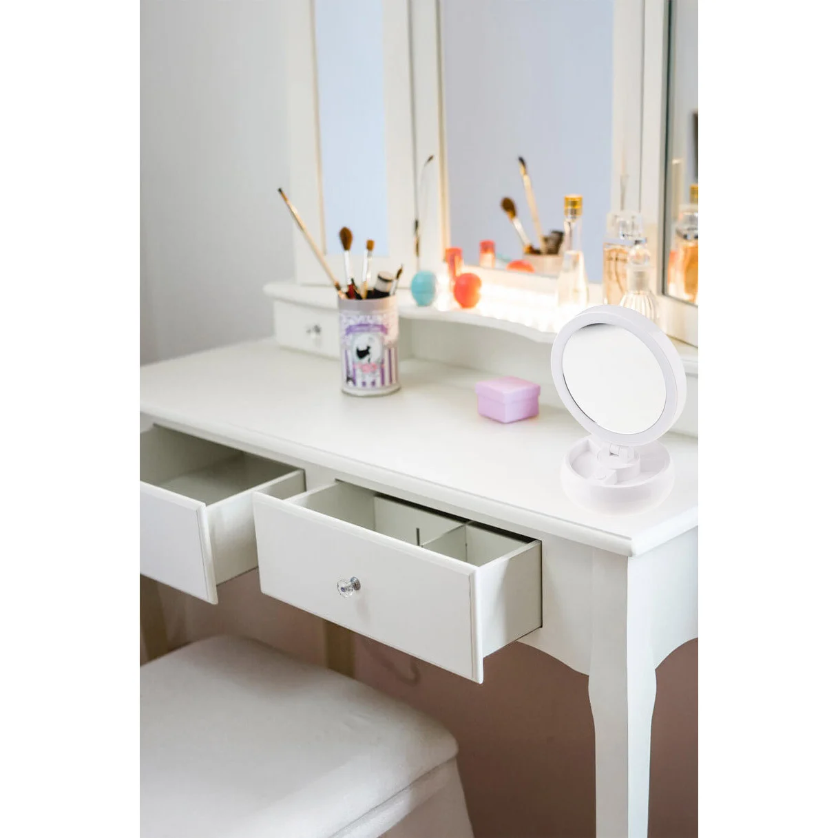 Oglinda Cosmetica de Machiaj Lumi Vanity Doty®, cu iluminare LED, spatiu de depozitate inclus, USB inclus, portabila, 15.5x22 cm, design modern, alba – imagine 4